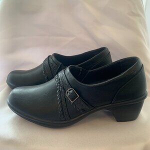 Easy Street Comfort Wave Black Ladies Shoe Size 8 M